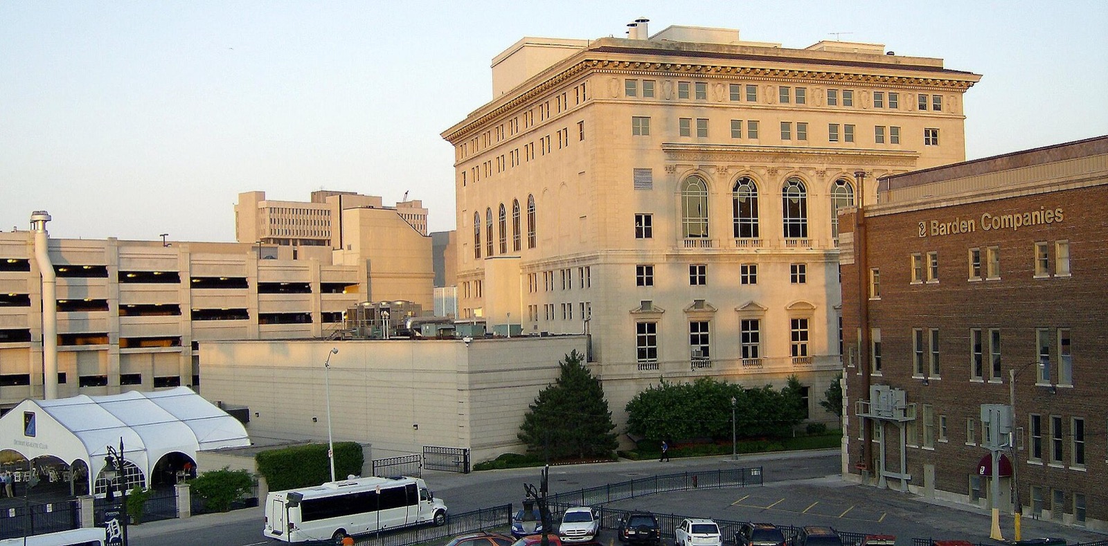 Detroit Athletic Club: DACoutsidepatio
